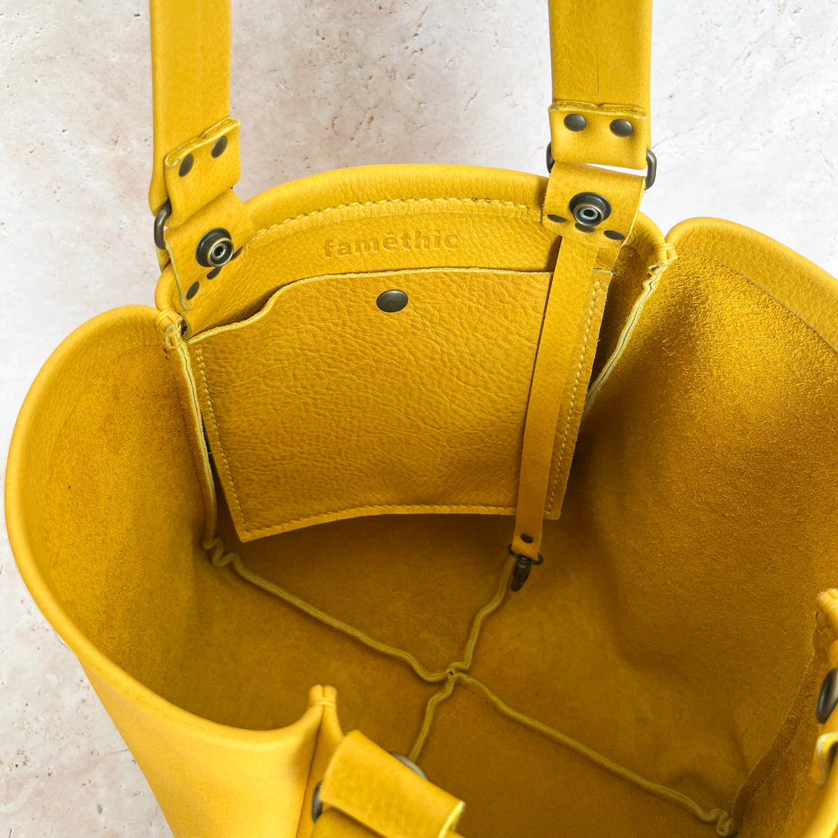Le Ophrys | Taurillon nubuck jaune