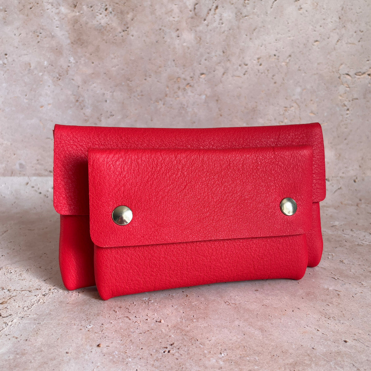 pochette chéquier téléphone avec passants ceinture en cuir maroquinerie française