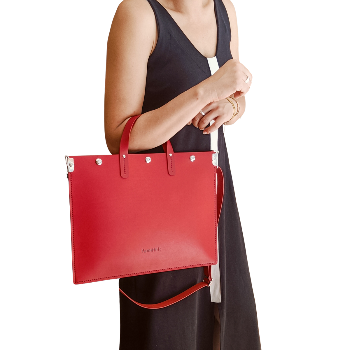 porte document maroquinerie artisanal éthique famethic artisan maroquinier cuir atelier responsable écoresponsable rouge