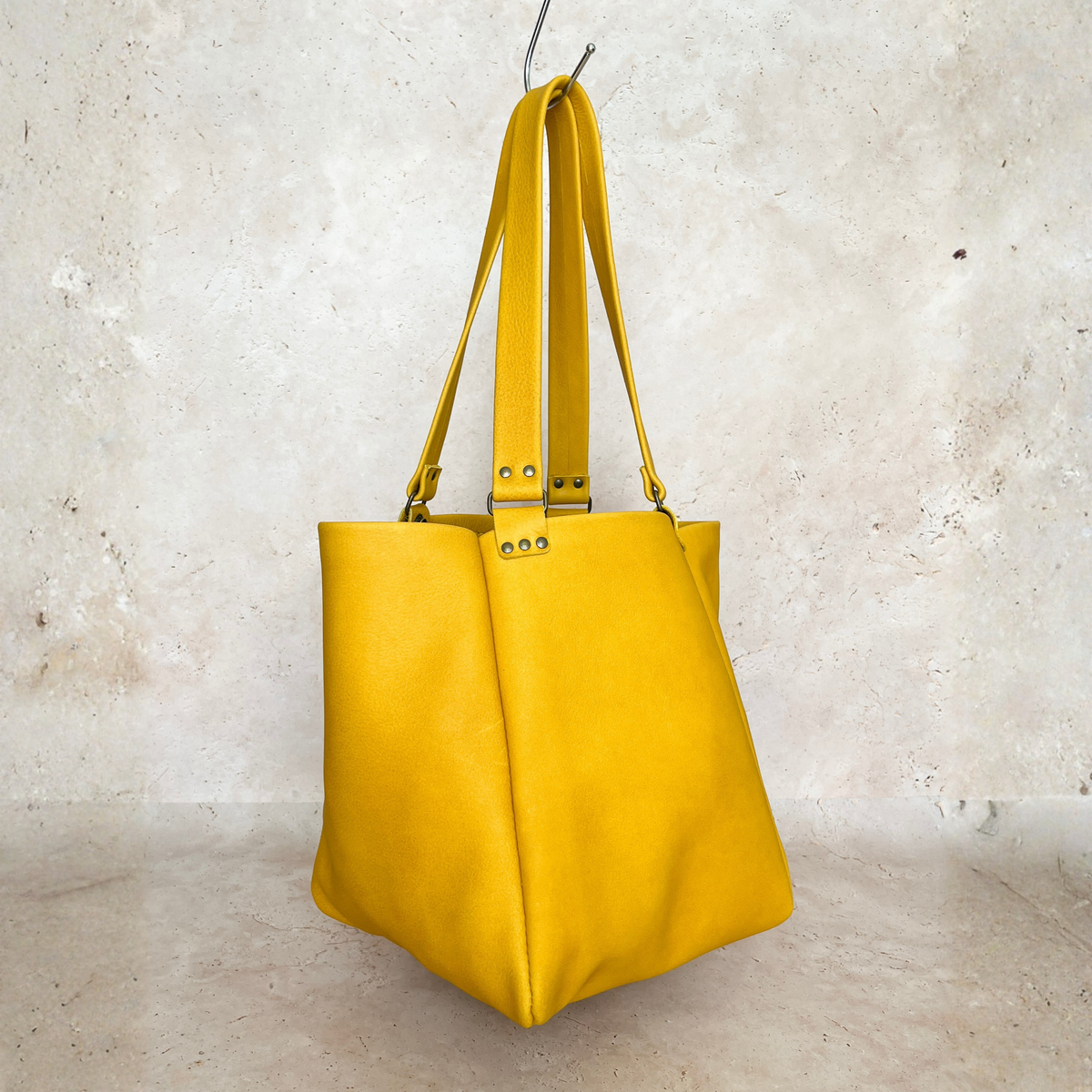 Le Ophrys | Taurillon nubuck jaune