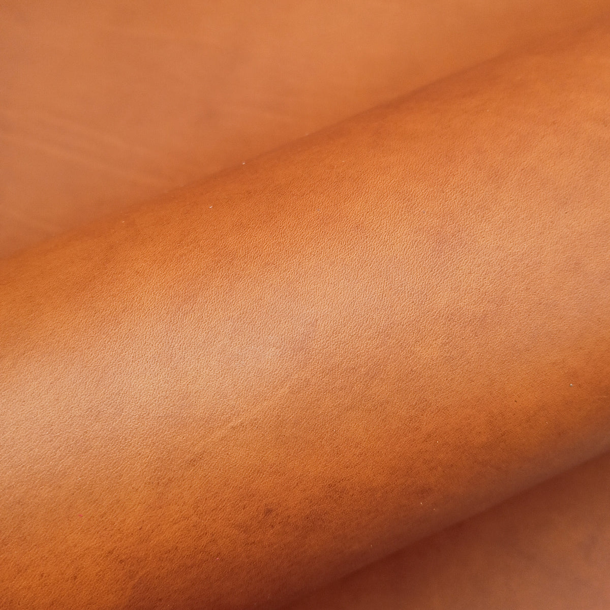 maroquinerie artisanal éthique famethic artisan maroquinier cuir atelier sac ordinateur porte document alfa homme femme cognac