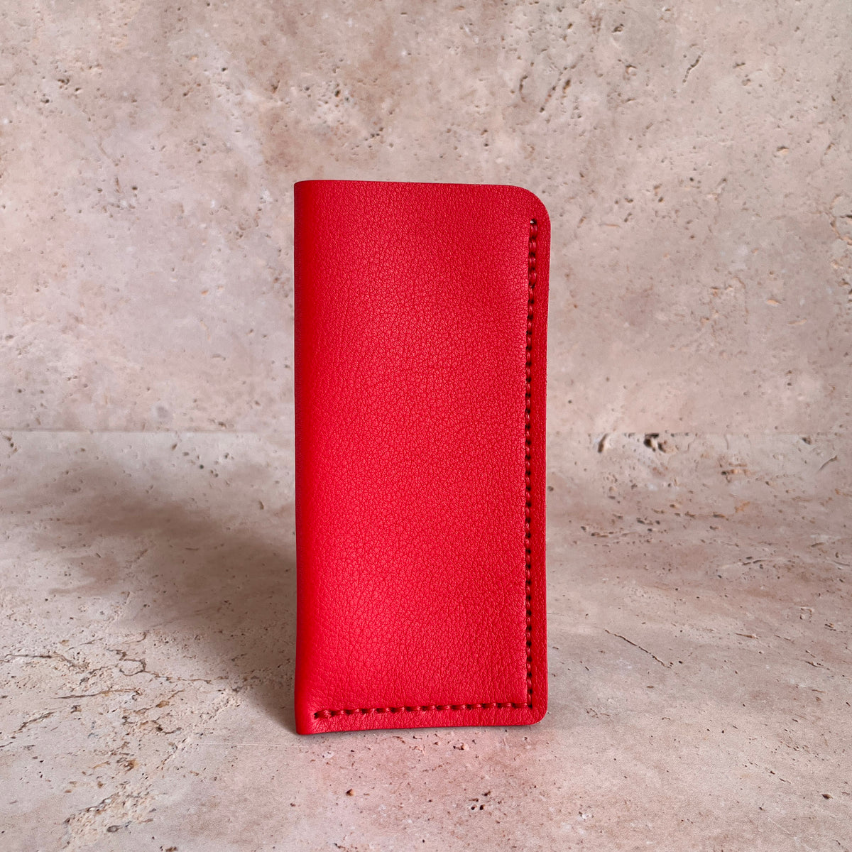 étui à lunettes en cuir rouge corail maroquinerie française