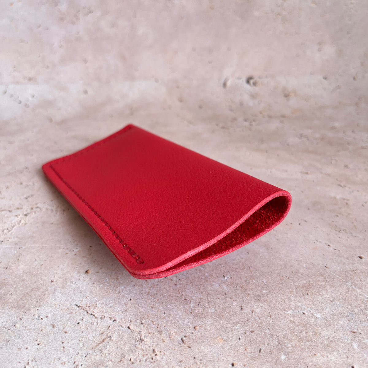 étui à lunettes en cuir rouge corail maroquinerie française