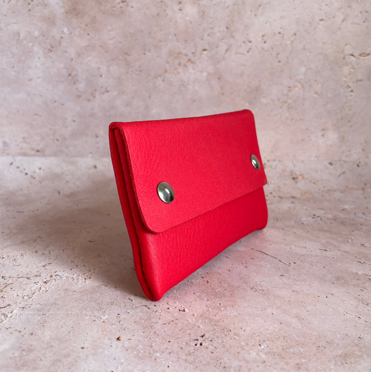 pochette chéquier téléphone avec passants ceinture en cuir maroquinerie française