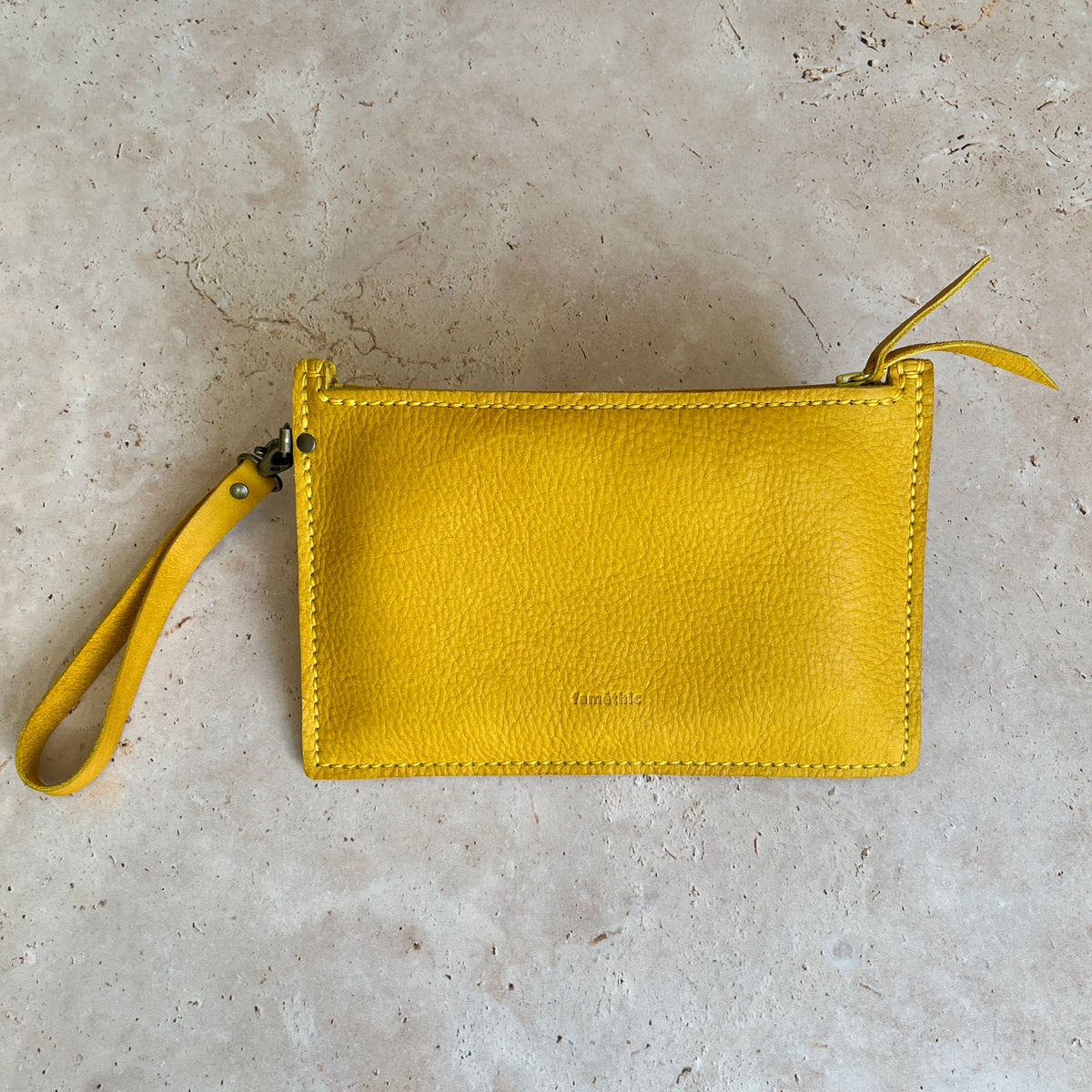 pochettedragonnebardanevuedefacecuirtaurillonjaune