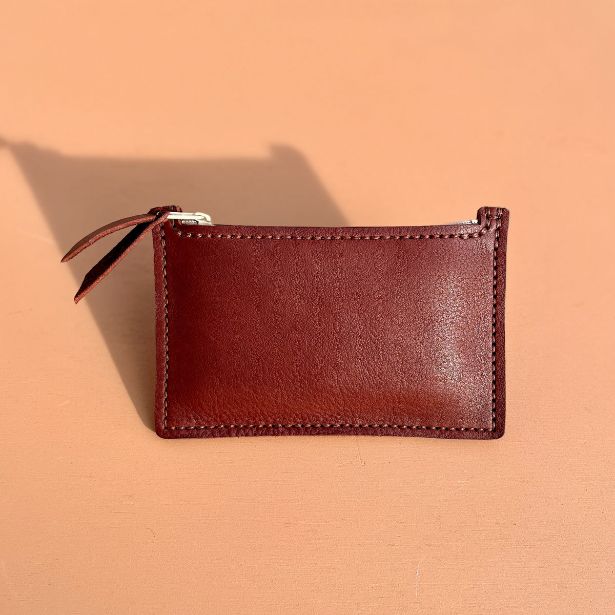 pochette zippée en cuir portefeuille en cuir fabrication française marque de maroquinerie de luxe française faméthic