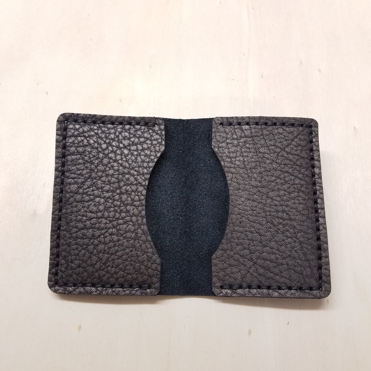 collection capsule famethic cuir porte-monnaie porte-carte petite maroquinerie pochette blague à tabac