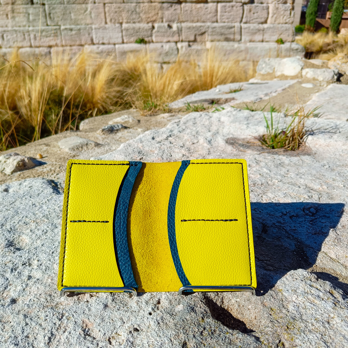 Protège Passeport Pourpier Jaune Citron Collection Capsule Europe Maroquinerie Cuir Faméthic